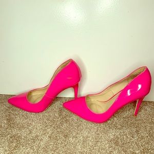 Pink pointed toe heels